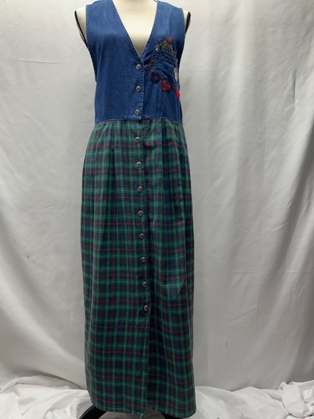 Casey & Max Vintage Denim/Green Plaid Midi Jumper M Embroidery Pockets Teacher